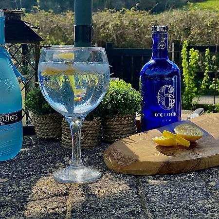Trelaske Mill Cider Barn-With Hot Tub, Fire Pit Bbq Lewannick エクステリア 写真