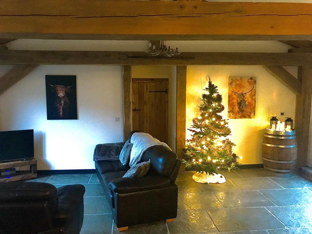 Trelaske Mill Cider Barn-With Hot Tub, Fire Pit Bbq Lewannick エクステリア 写真