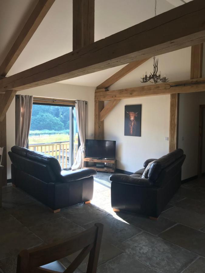 Trelaske Mill Cider Barn-With Hot Tub, Fire Pit Bbq Lewannick エクステリア 写真