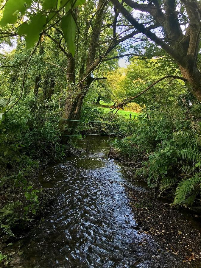 Trelaske Mill Cider Barn-With Hot Tub, Fire Pit Bbq Lewannick エクステリア 写真