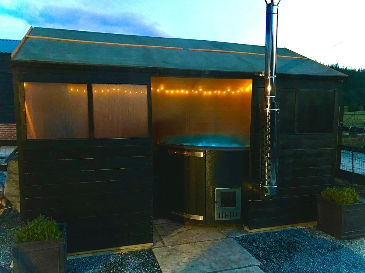 Trelaske Mill Cider Barn-With Hot Tub, Fire Pit Bbq Lewannick エクステリア 写真