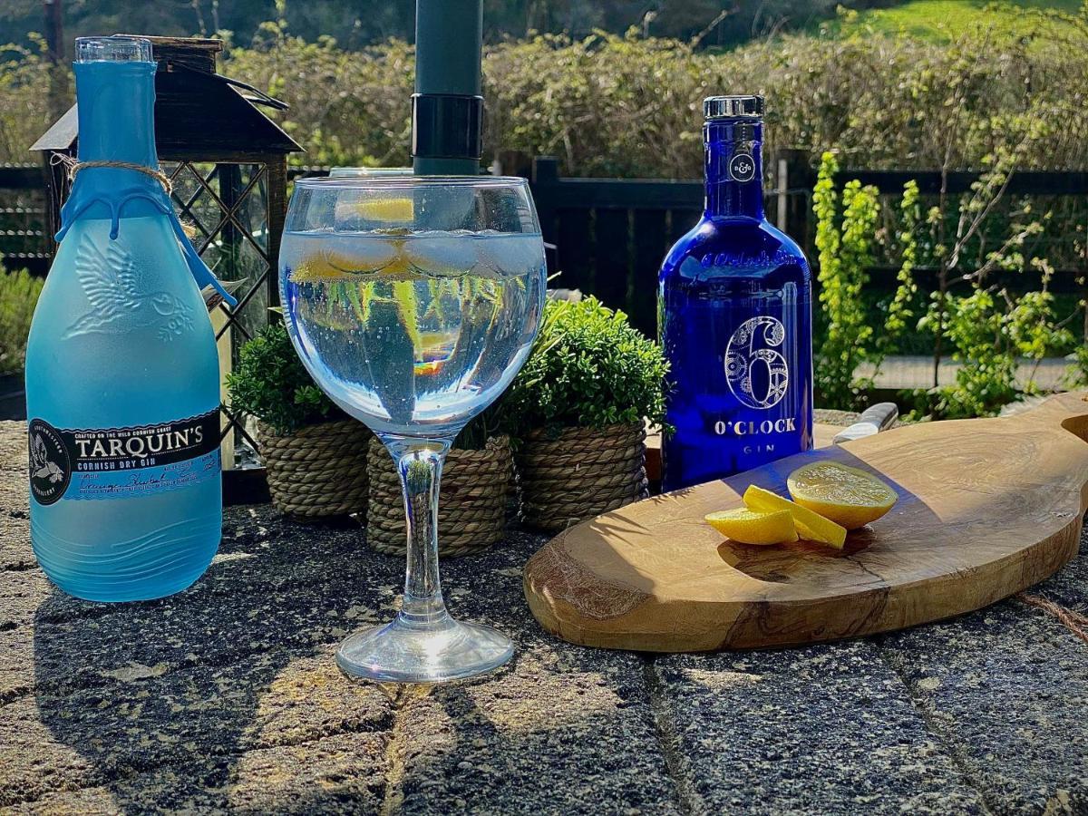 Trelaske Mill Cider Barn-With Hot Tub, Fire Pit Bbq Lewannick エクステリア 写真