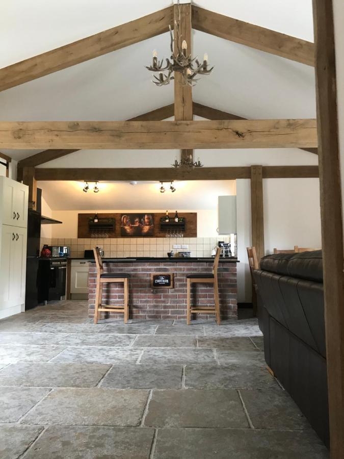 Trelaske Mill Cider Barn-With Hot Tub, Fire Pit Bbq Lewannick エクステリア 写真