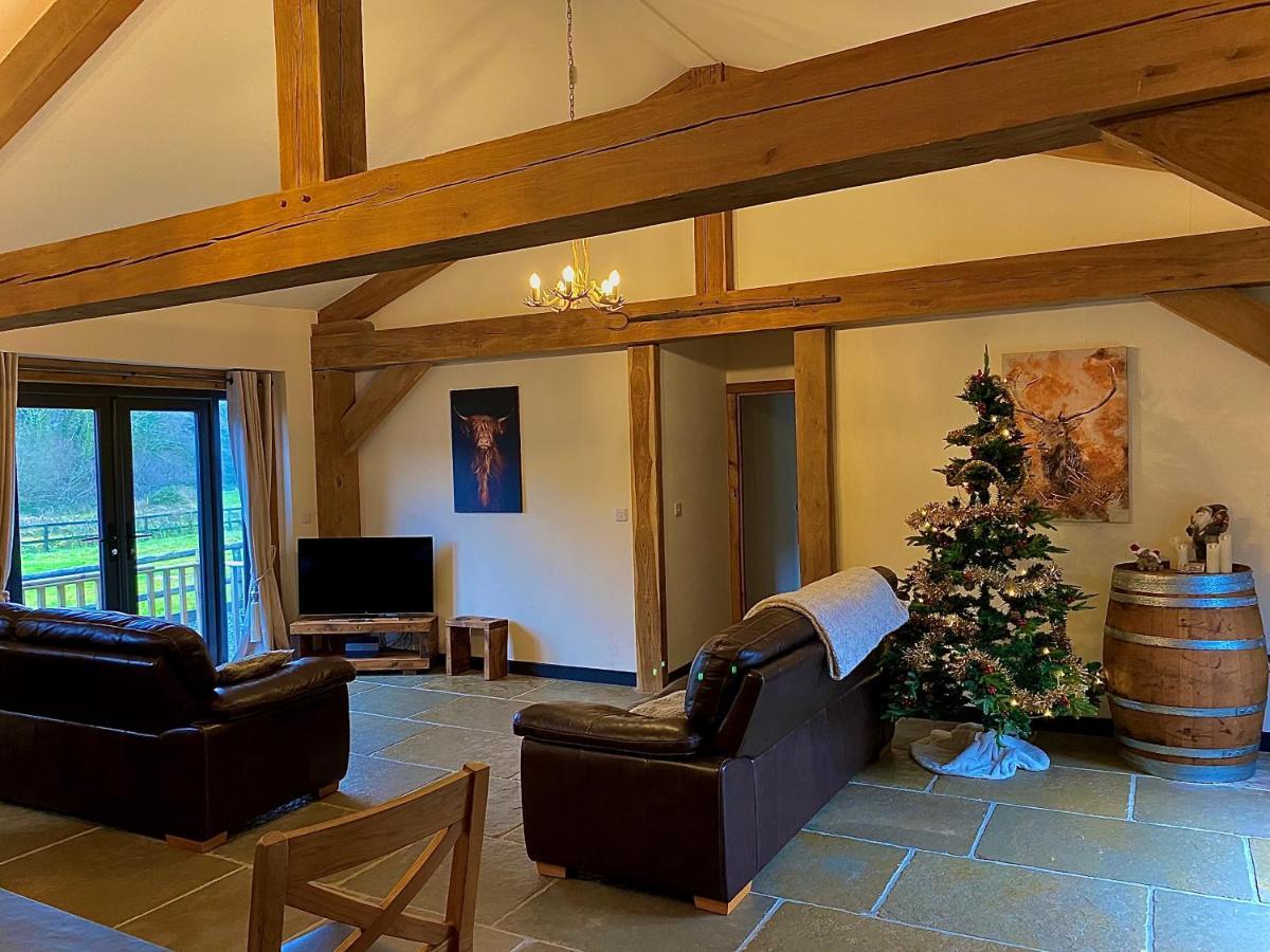 Trelaske Mill Cider Barn-With Hot Tub, Fire Pit Bbq Lewannick エクステリア 写真